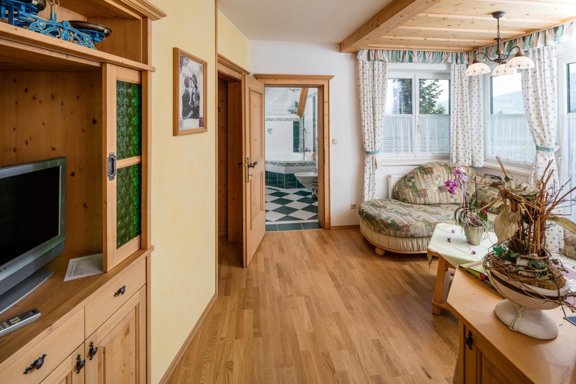 Gasthaus Pension Zum Lustigen Steirer Bruck an der Mur Pokoj fotografie